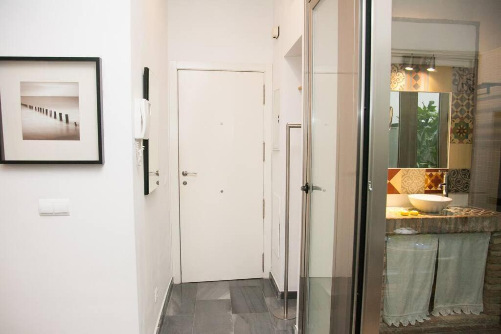 Beautiful Silent Apartment Private Parking セビリア エクステリア 写真